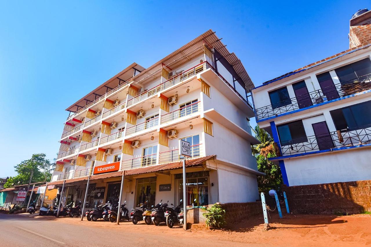 Fabexpress The Voyage Morjim Exterior foto