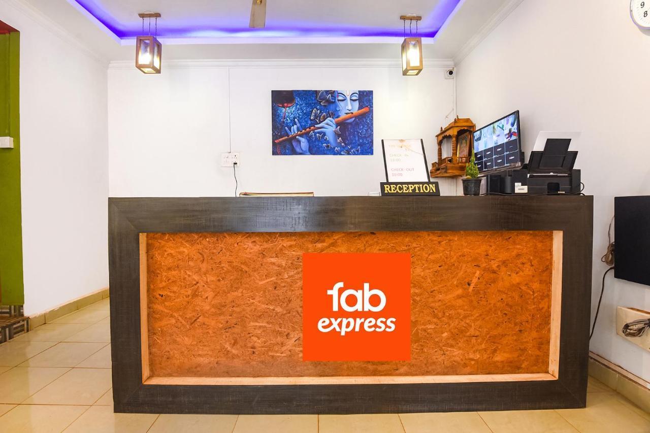 Fabexpress The Voyage Morjim Exterior foto